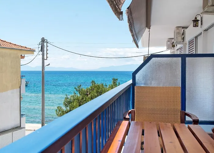 Seafront 2 Bedrooms * ネア・イラクリア