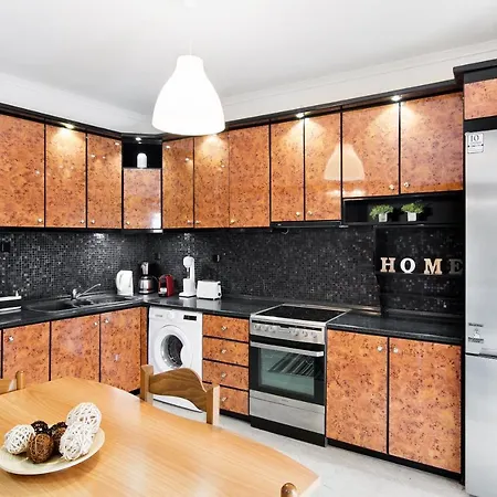 Seafront 2 Bedrooms Apartmán